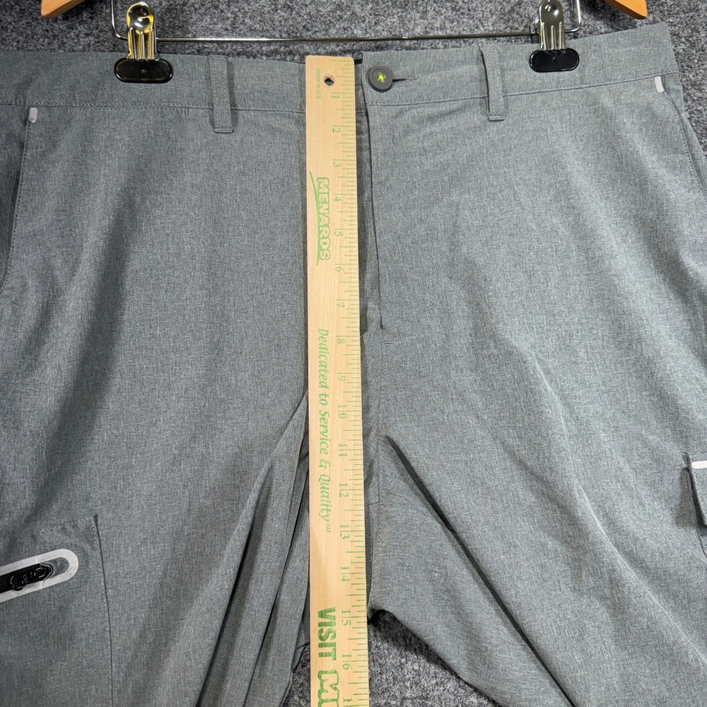 Tommy Bahama IslandZone Hybrid Cargo Shorts Mens 38 Grey Stretch Performance - Picture 12 of 16